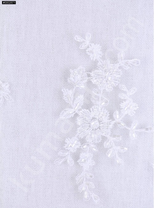 Kesilebilir Aplike Çiçekli Boncuklu Beyaz Kumaş - 5403