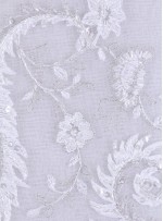 Çiçek Desenli Boncuk İşlemeli Beyaz Kumaş - K5622