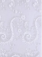 Çiçek Desenli Boncuk İşlemeli Beyaz Kumaş - K5622