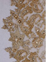 Gelinlik ve Nişanlık Kenarı Dilimli Çiçek Desenli Taşlı Gold Kumaş - K5678