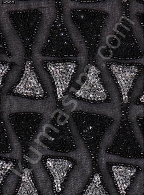 Üçgen Desenli Payetli - Boncuklu - Taşlı Siyah ve Gümüş Kumaş - K7598