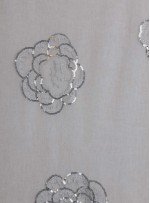 Çiçek Desenli 3 MM Payetli ve Simli İşlemeli Gümüş Kumaş - K9356