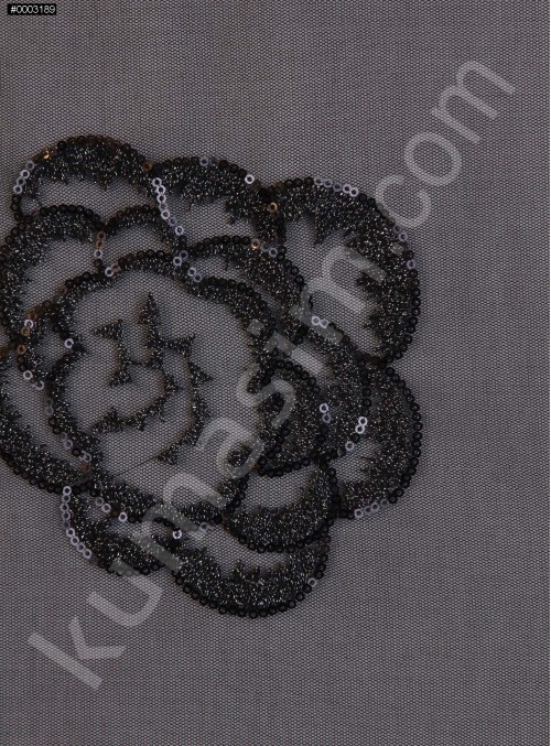 Çiçek Desenli 3 MM Payetli ve Simli İşlemeli Siyah Kumaş - K9356