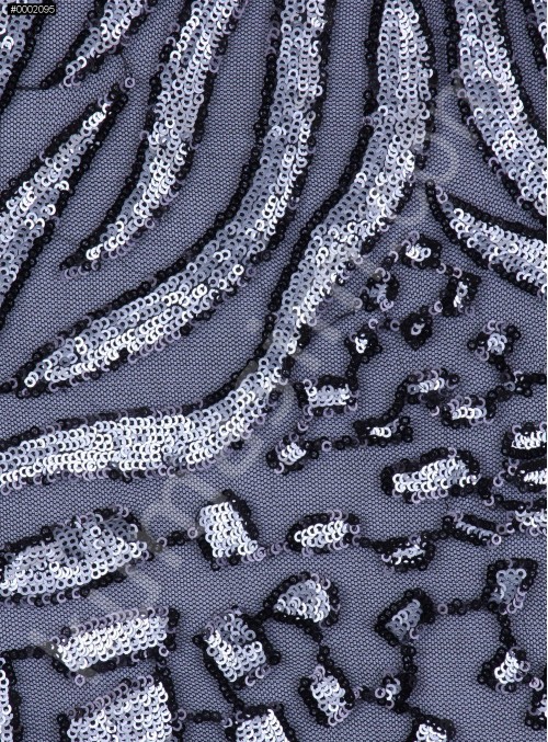 Tül Üzeri Akış ve Damar Desenli Siyah - Gümüş Kumaş - K9600