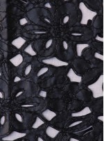 Çiçek Desenli Lazer Kesim Siyah Kordoneli Deri Kumaş - K9667